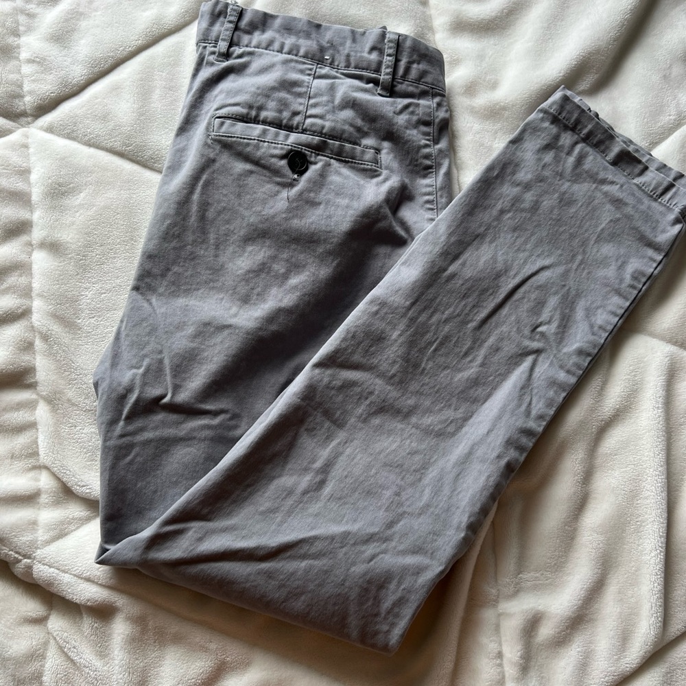 Men’s H&M khaki pants. 29